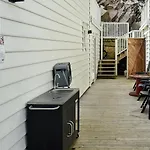 8 Person In Urangsvag-by Traum
