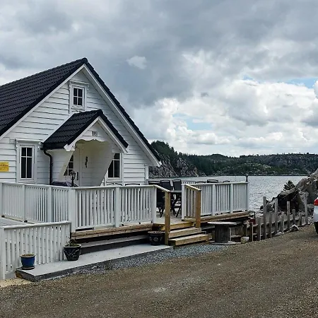 8 Person In Urangsvag-by Traum