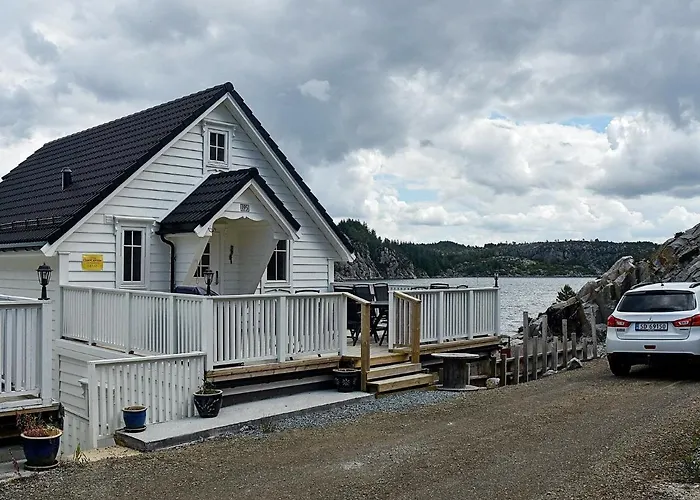 8 Person In Urangsvag-by Traum